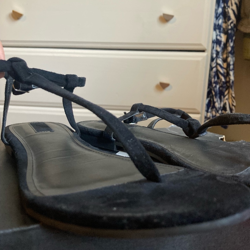 Forever 21 suede black sandals